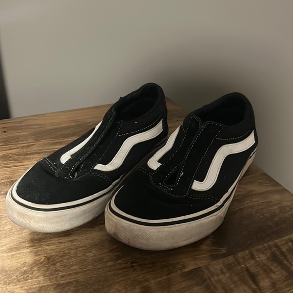 Vans Shoes - • 3/$20 BUNDLE SALE • WOMEN’S CLASSIC VANS •